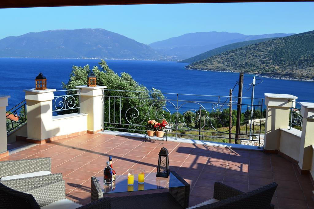 Verde E Mare Agia Efimia Стая снимка
